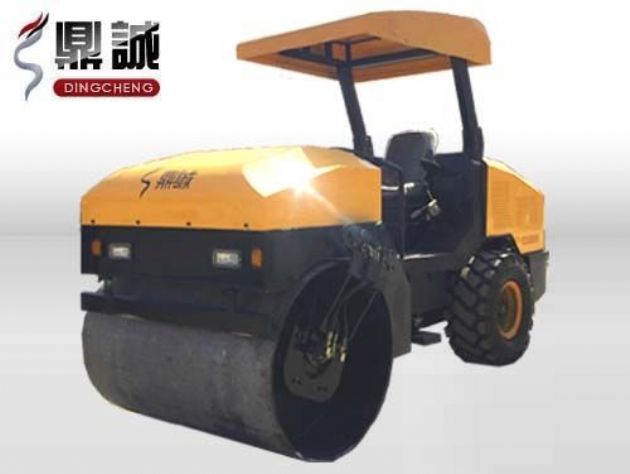 點(diǎn)擊查看詳細(xì)信息<br>標(biāo)題：4噸單鋼輪振動(dòng)壓路機(jī) 閱讀次數(shù)：13705