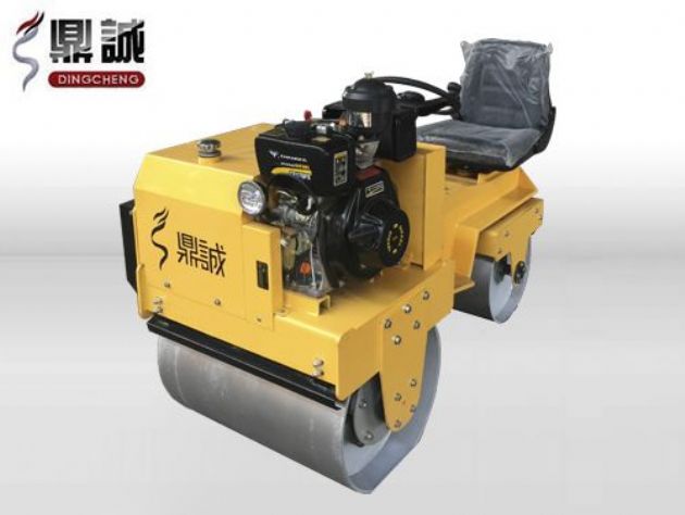 點(diǎn)擊查看詳細(xì)信息<br>標(biāo)題：DC850C座駕式壓路機(jī) 閱讀次數(shù)：15437