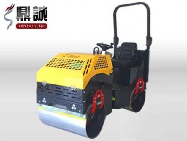 點(diǎn)擊查看詳細(xì)信息<br>標(biāo)題：1噸全液壓振動(dòng)壓路機(jī) 閱讀次數(shù)：14495